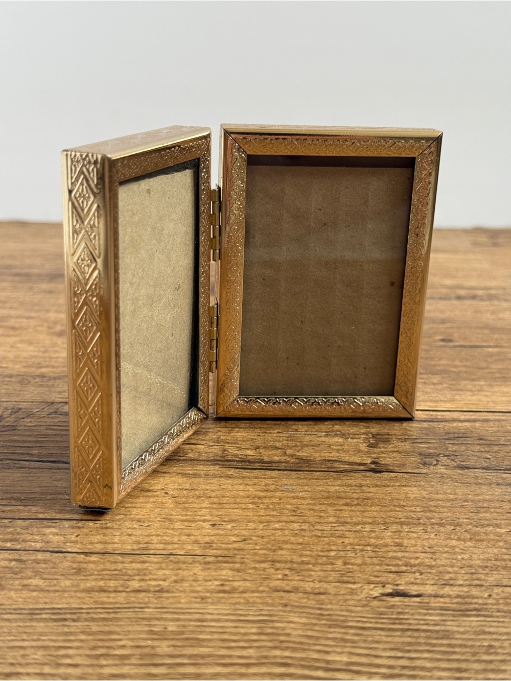 Tiny Vintage Gold Metal Frame 2x3 Photo - Picture 2 of 4